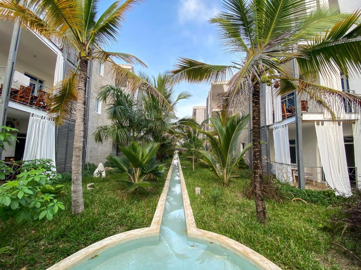 Aqua Resort ディアニ・ビーチ エクステリア 写真
